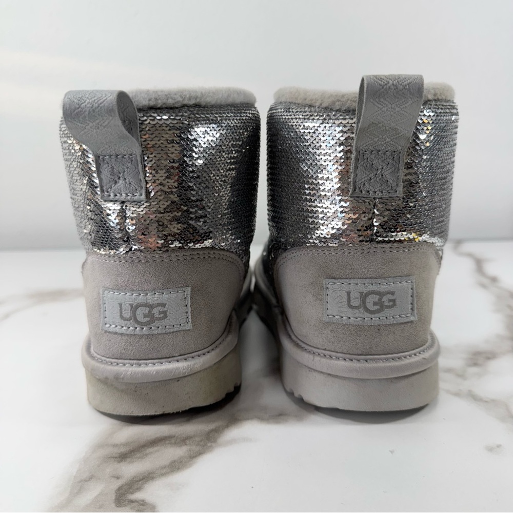 UGG Classic Mini Mirror Ball Silver Sequin Girl’s Boots, 1 (Little Girl) - Picture 8 of 11